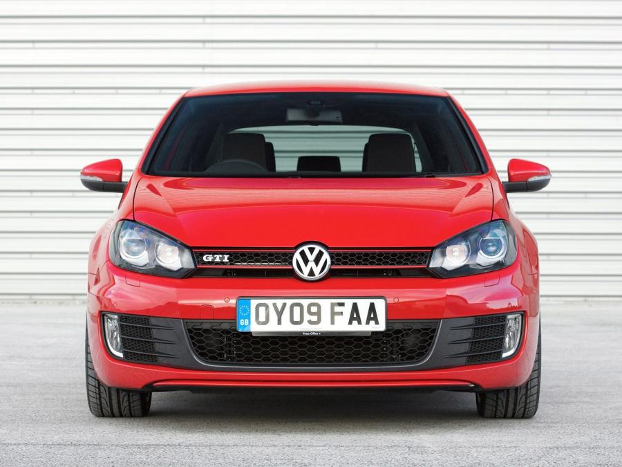  Volkswagen Golf GTi 3-Door 2009 года  (UK) (фото 11 из 12)